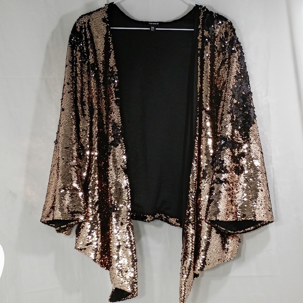 Torrid ,  Black and Gold Sequin Shrug
